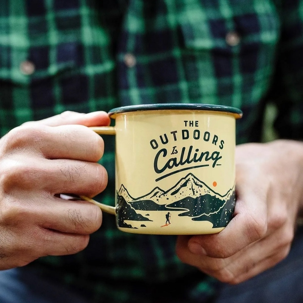 The Gentleman’s Hardware “The Outdoors Is Calling” Enamel Mug – 11 oz - Picture 2 of 7